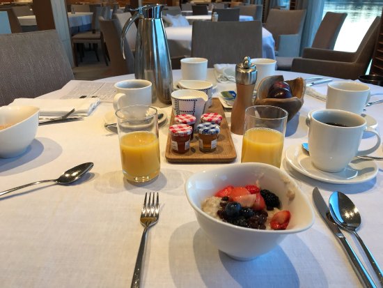 beautiful-viking-mani