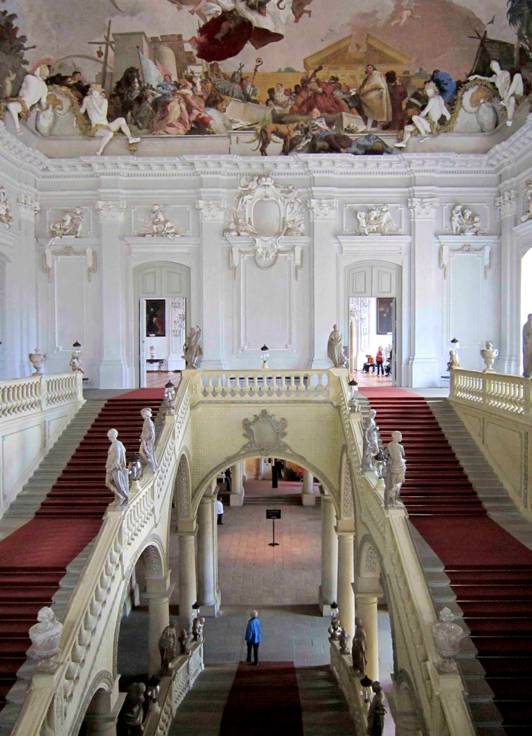 Würzburg_Residenz_5_Treppenhaus_(6066490827) (1)