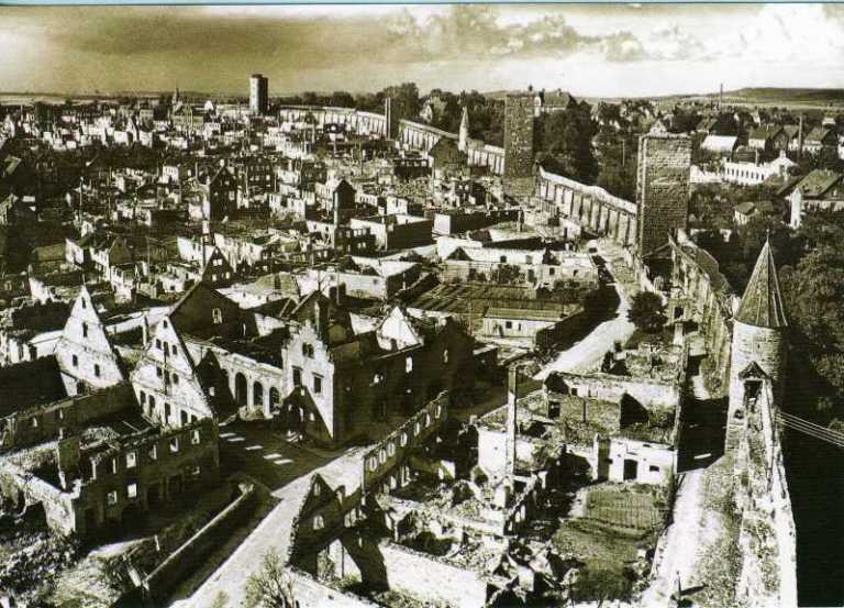 Rothenburg_ob_der_Tauber_Bomben_Zerstörung_Weltkrieg_1945